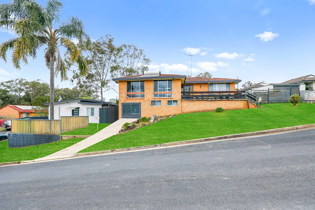27 Kembla Crescent, Ruse, NSW 2560