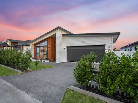 Milldale 4房  Modern Glow: A Home Bathed in Light