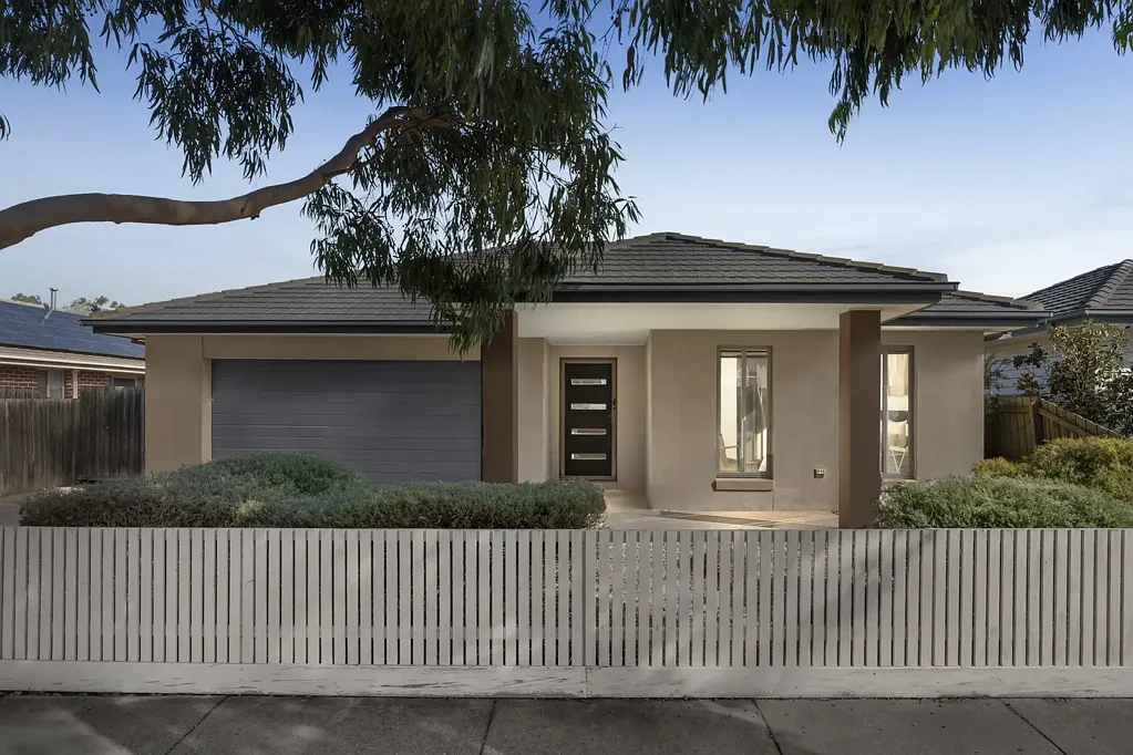 Eynesbury 4Kwarto Immaculate Family Living With Side Access