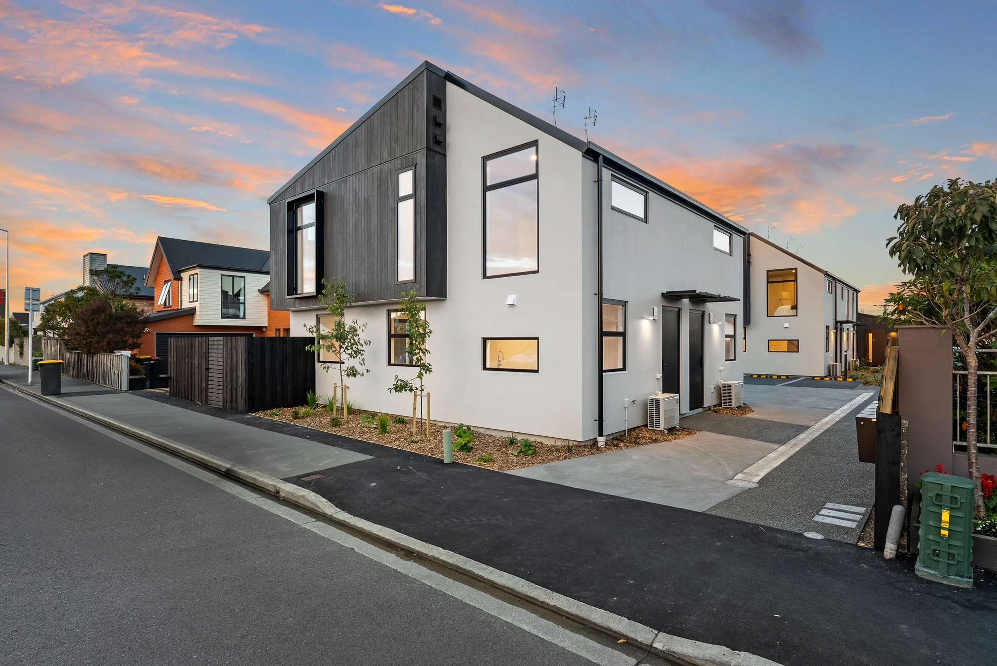 Sydenham 2房  Brand New & Supremely Located!