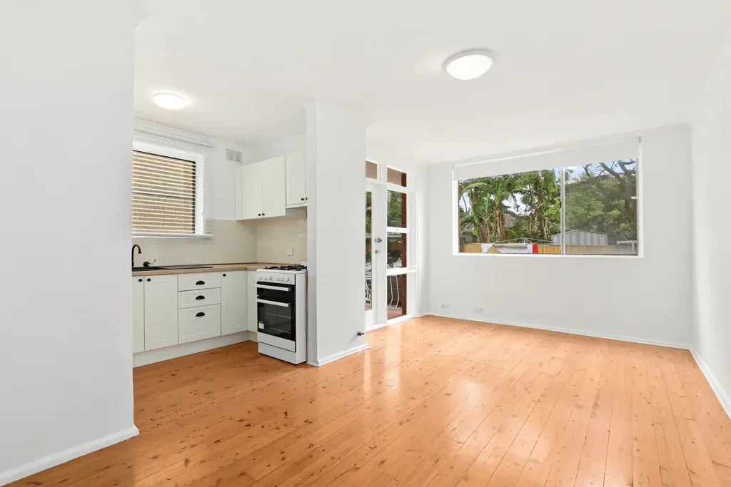 Ground Floor Unit In Quiet Convenient Setting