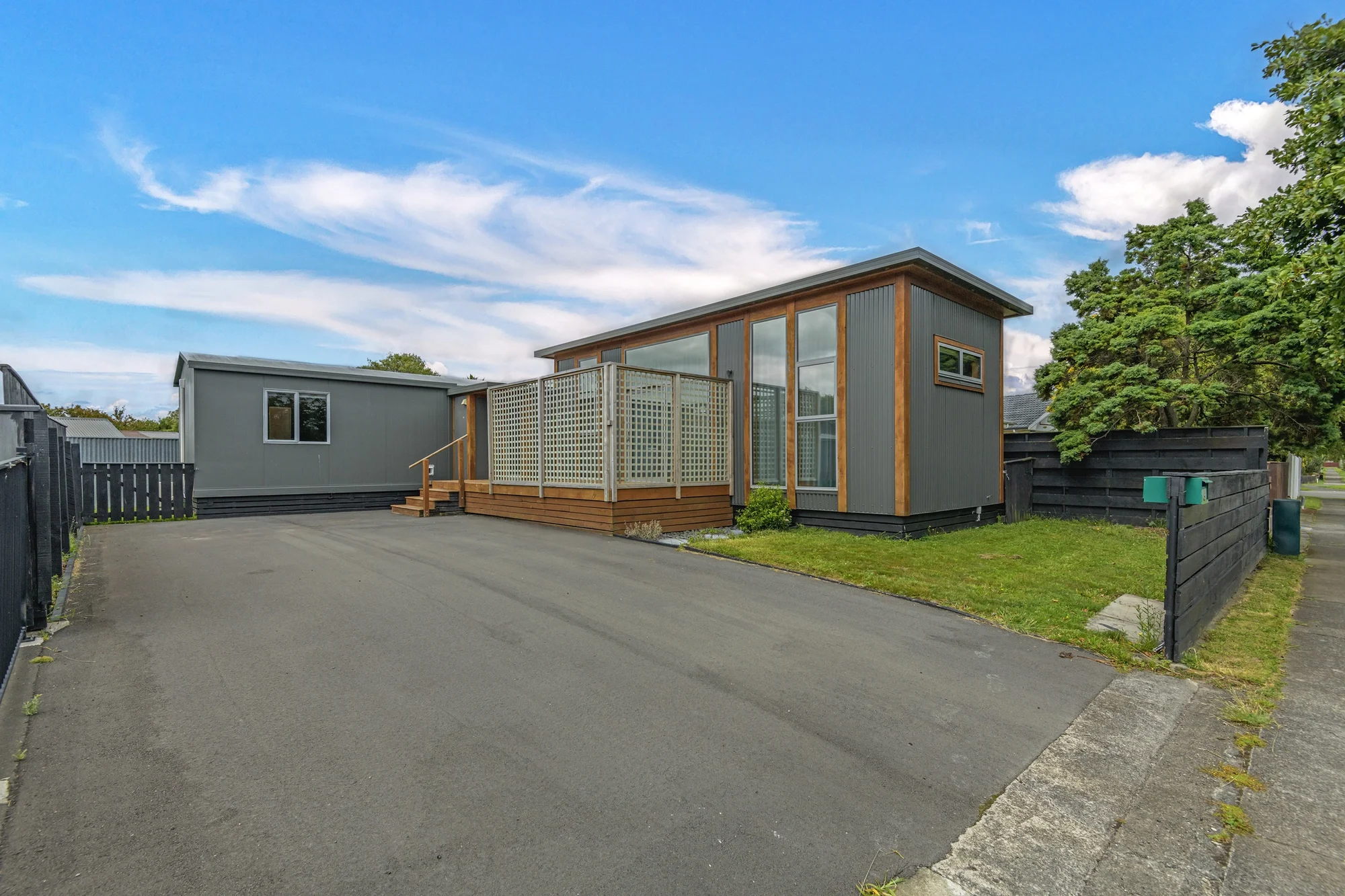 Kelvin Grove 3Moenga Estate sale - highly motivated seller