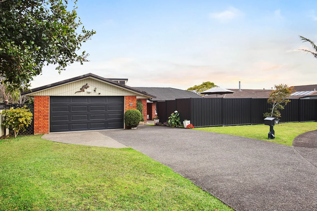 18 Deanna Drive, West Harbour, Waitakere City, Auckland