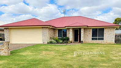 Dalby 4બેડરૂમ QUICK! LOW MAINTENANCE BRICK HOME CLOSE TO TOWN
