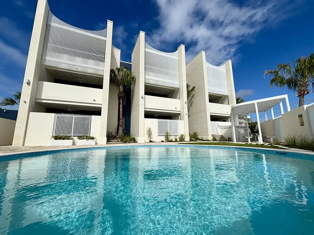 Spacious townhouse in the Heart of Bokarina – Just a Stroll to the Beach!