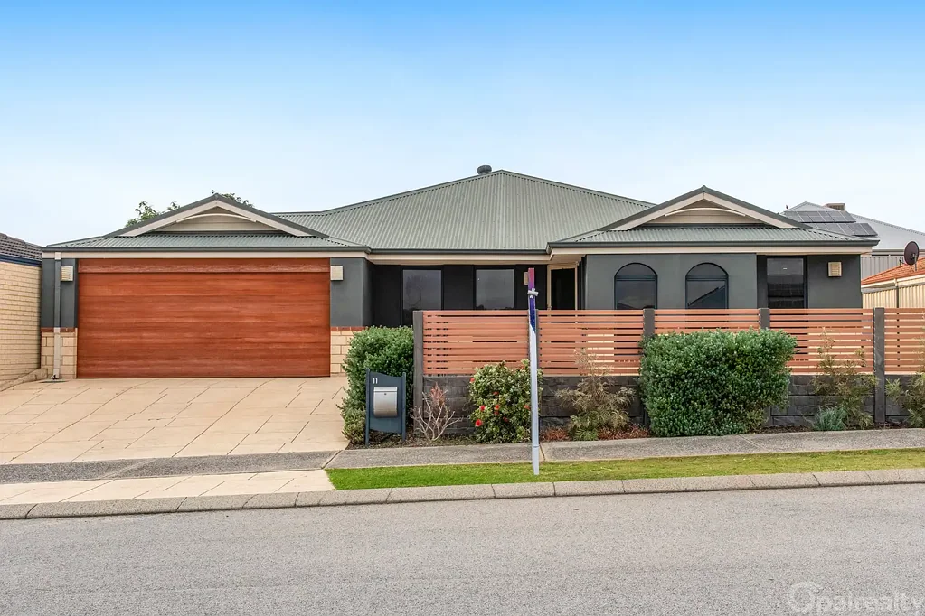 11 Maidstone Parade, Secret Harbour, WA 6173
