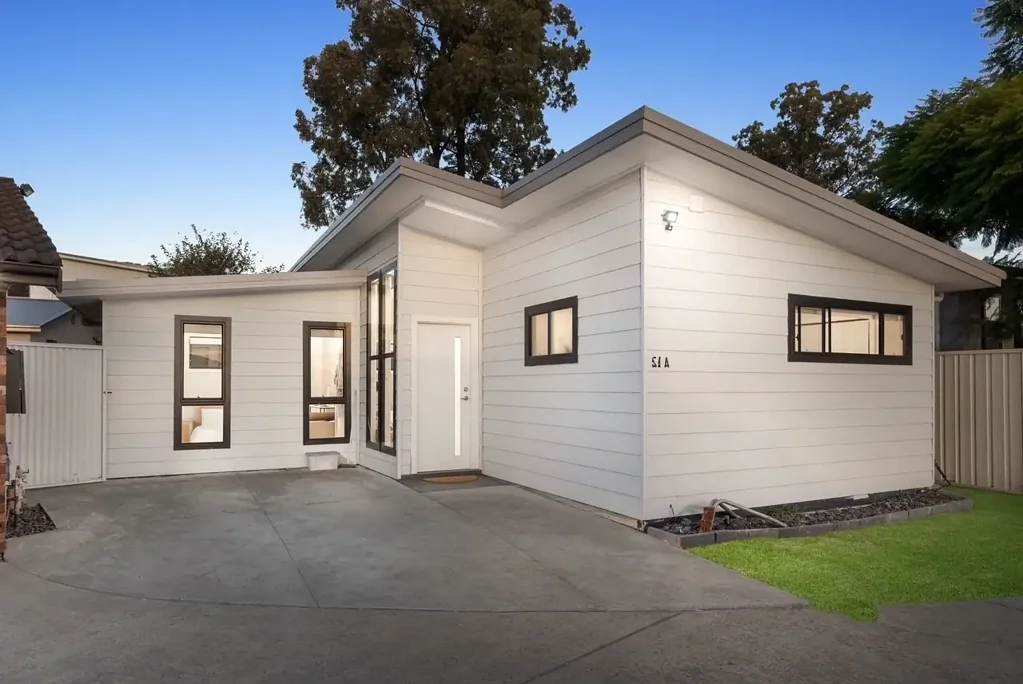 Private & Modern 2-Bedroom Granny Flat