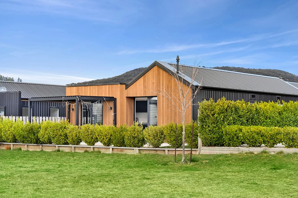 Wanaka 3Moenga First Home or Smart Investment by the Reserve