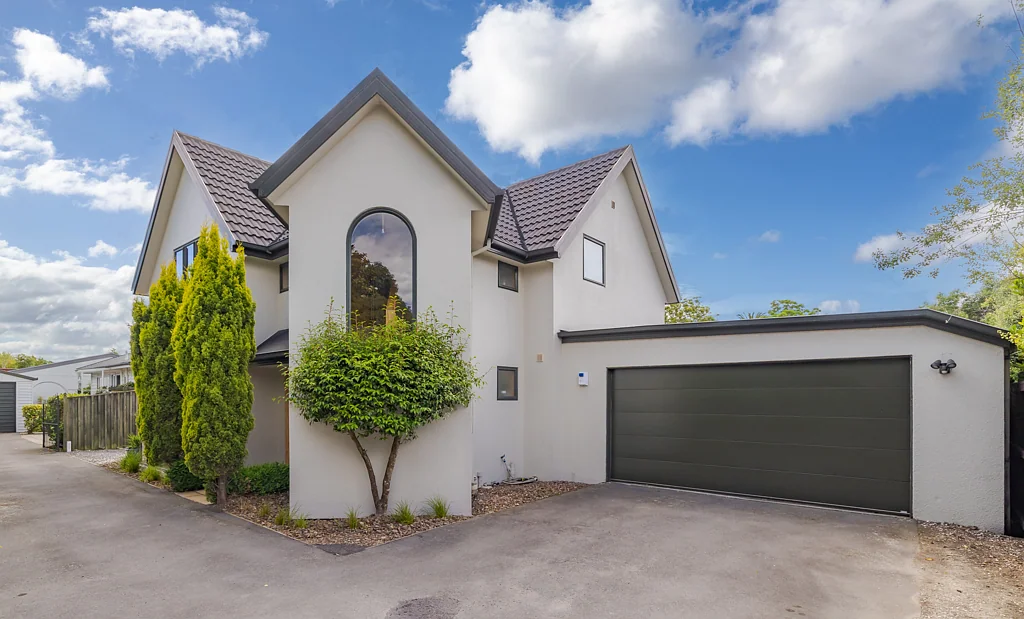 Somerfield 3कमरा Exceptional Value in a Sought-After Community