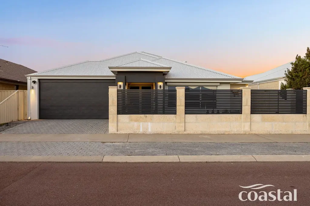 10 Balclutha Crescent, Madora Bay, WA 6210