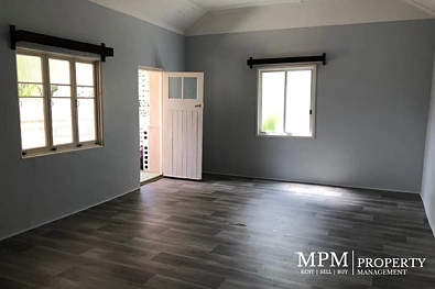 ਰਹਿਣ ਵਾਲਾ ਕਮਰਾ - 10 Middlemiss Street, Mareeba, QLD 4880