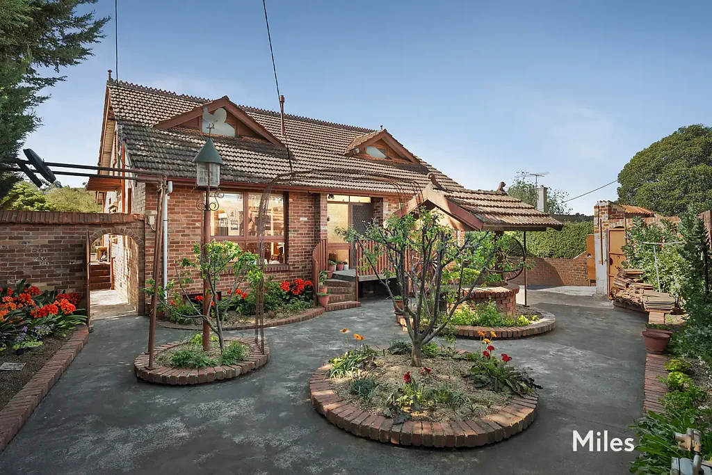 13 Lower Heidelberg Road, Ivanhoe, VIC 3079