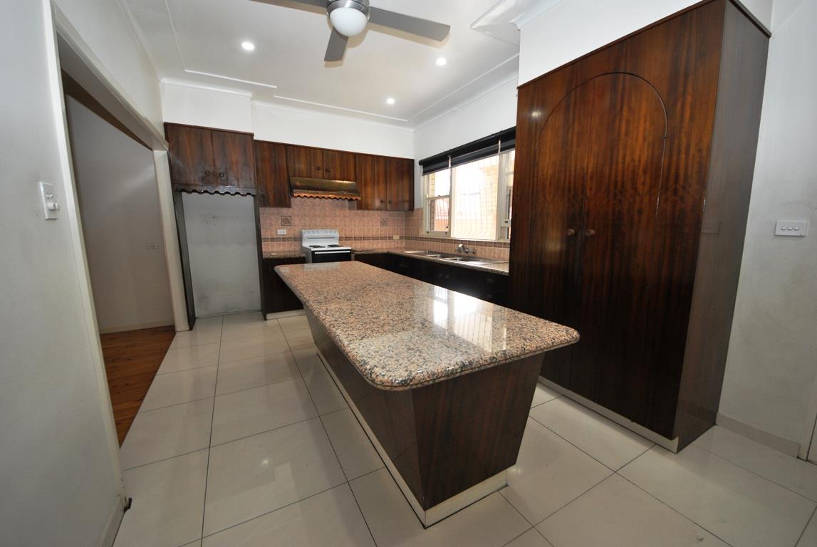 121 ASHBY AV, YAGOONA NSW 2199, 0 phòng ngủ, 0 phòng tắm, House