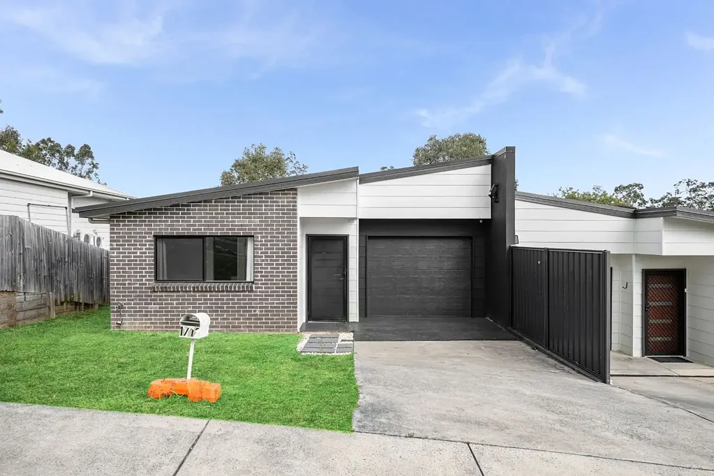 Goodna 4房 从未入住，无物业管理费，即刻入住享受！ NEVER OCCUPIED, NO BODY CORPORATE FEES AND READY TO ENJOY!