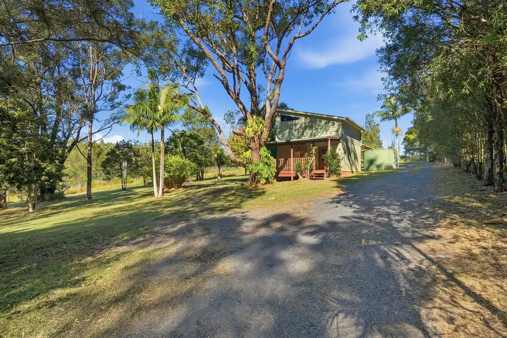 Emerald Beach 3Moenga Small Acreage Home Ready to Love, Renovate & Make Your Own