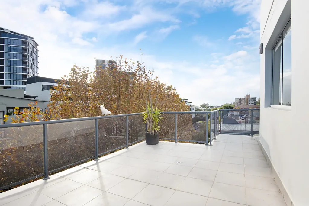 " Top Floor Living With Wrap‑Around Balcony & Elevator Access "