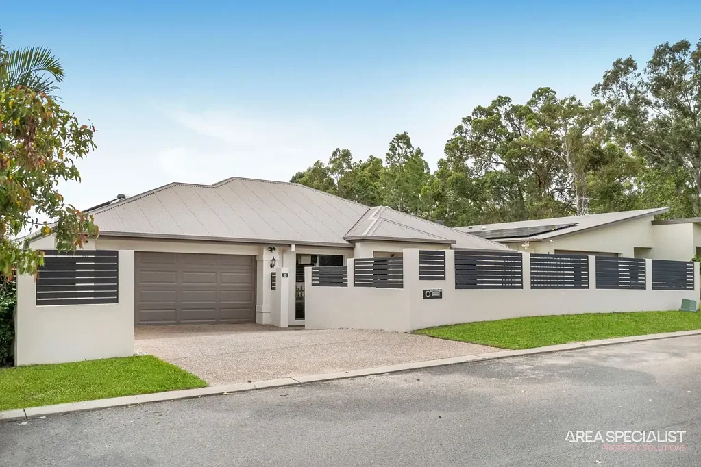 Ormeau 5房  Large Family Living | Multiple Living Zones + Entertaining Deck