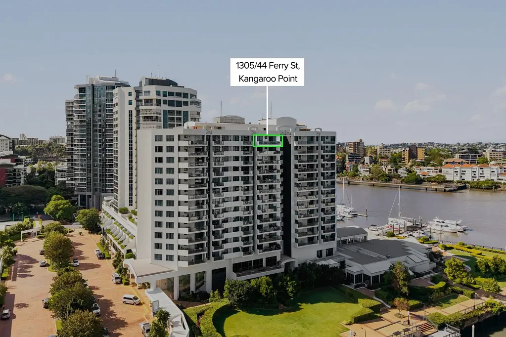 Kangaroo Point 2 Slaapkamer Prime Riverside Location - Two bedroom apartment on the top floor!