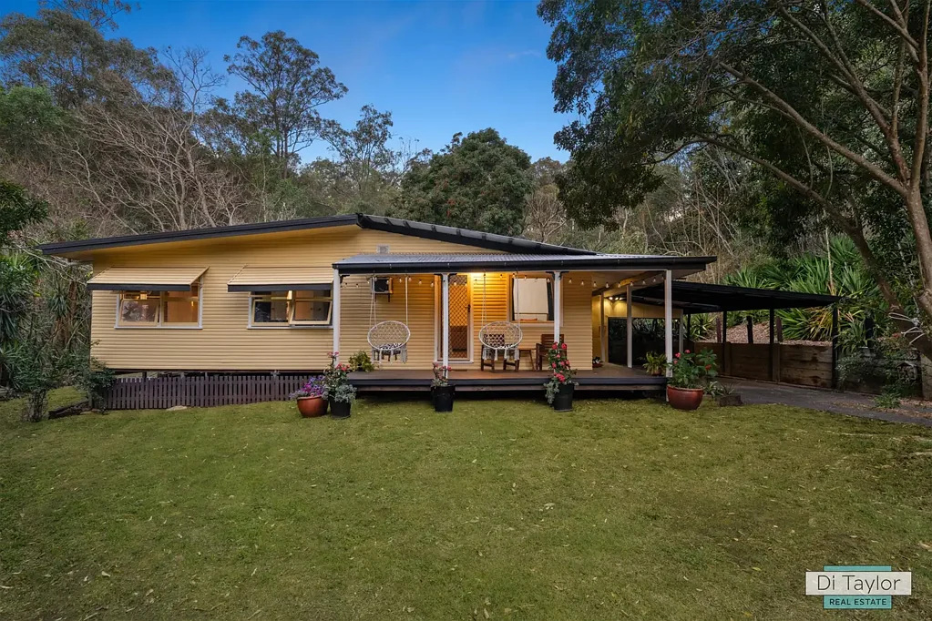 Cedar Vale 4ਬੈੱਡਰੂਮ Almost 7 Acres of Privacy, Character & Lifestyle