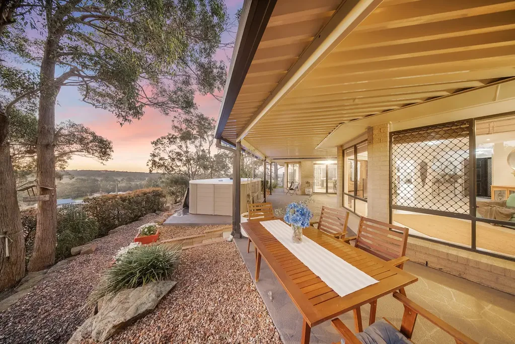 Bellbird Heights 4房  A SHOWSTOPPER IN THE HEIGHTS