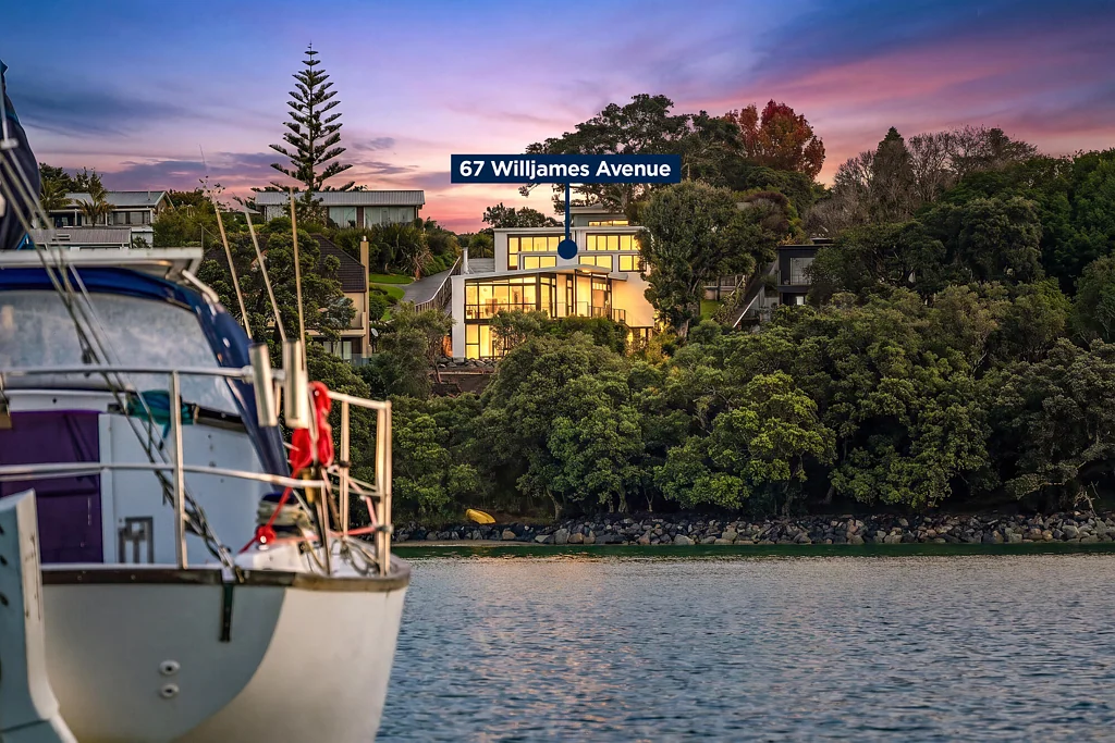 Algies Bay 7房  Waterfront Lifestyle with Income Potential