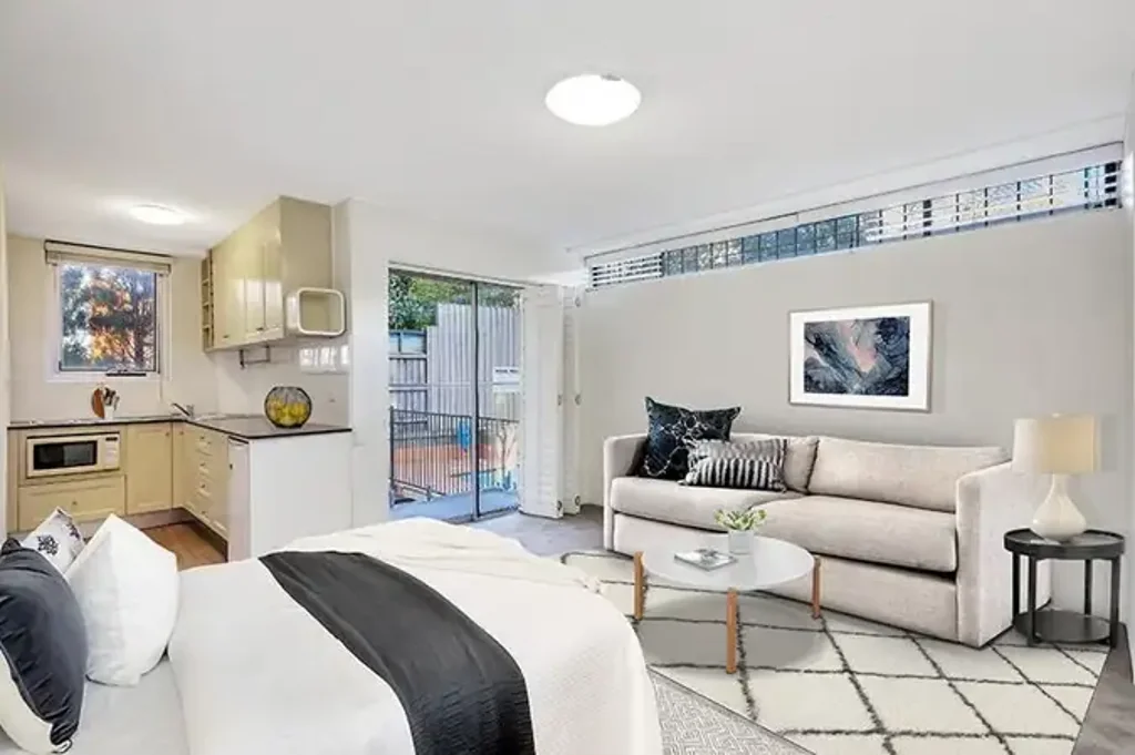 Bright studio with balcony, pool outlook, parking
