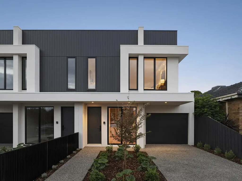 Brand New Luxury Living in Prime McKinnon School Zone