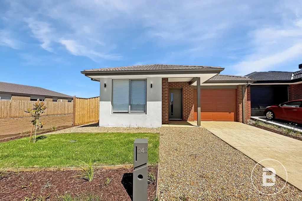 NEAR NEW FAMILY HOME IN POPULAR LOCATION