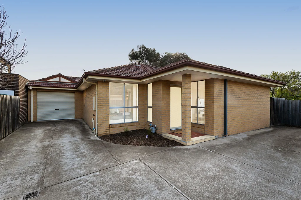 2/14 Millers Road, Brooklyn, VIC 3012