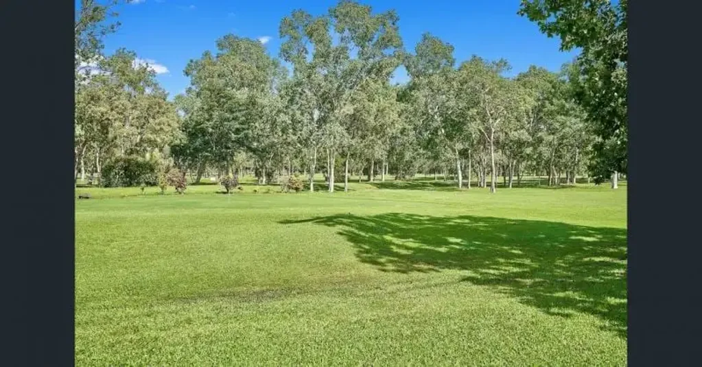 Gordonvale 3ห้องนอน Gordonvale Gem - Backing Onto the Golf Course