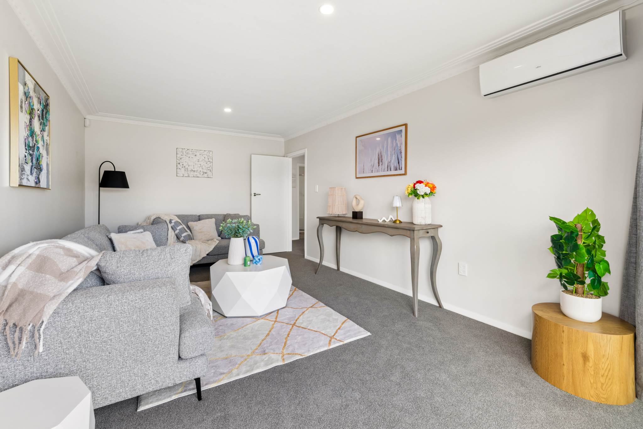 72 Sutton Crescent, Papakura, photo 3