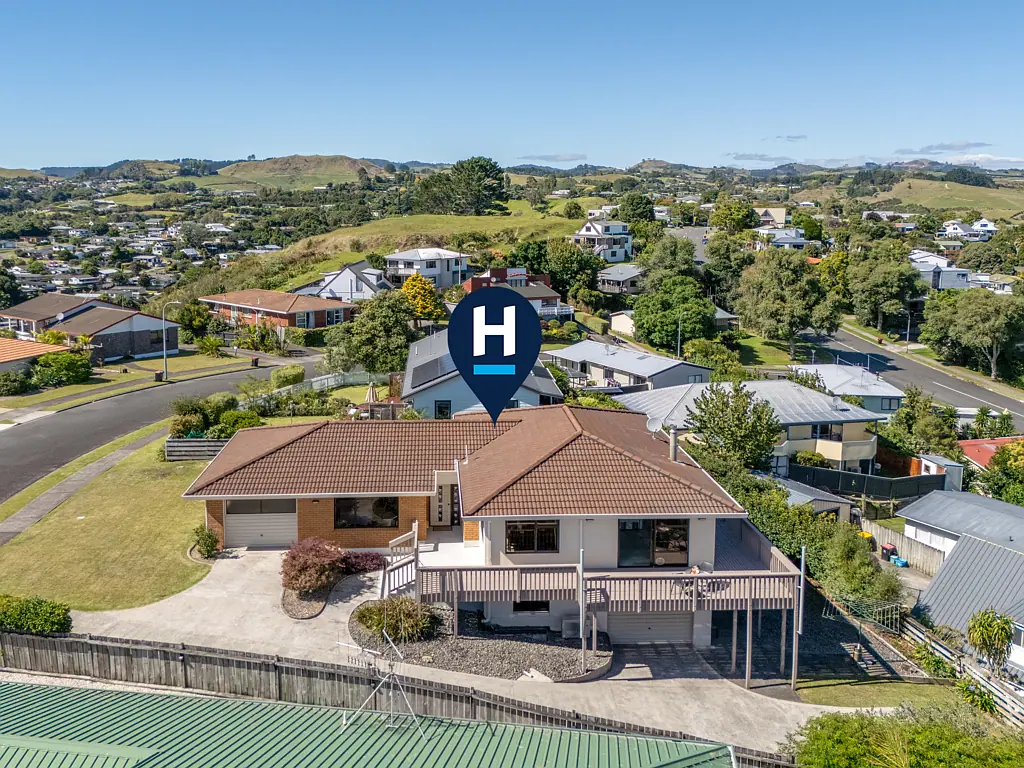 Welcome Bay 4침실 Huge garaging, home and views