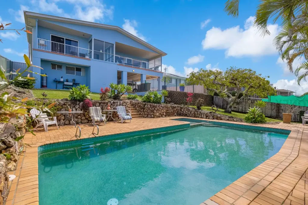 Banora Point 4 Slaapkamer Spacious Family Home with Ocean Views in a Prime Location