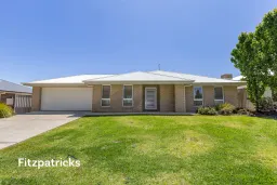 15 Coppabella Drive, Gobbagombalin