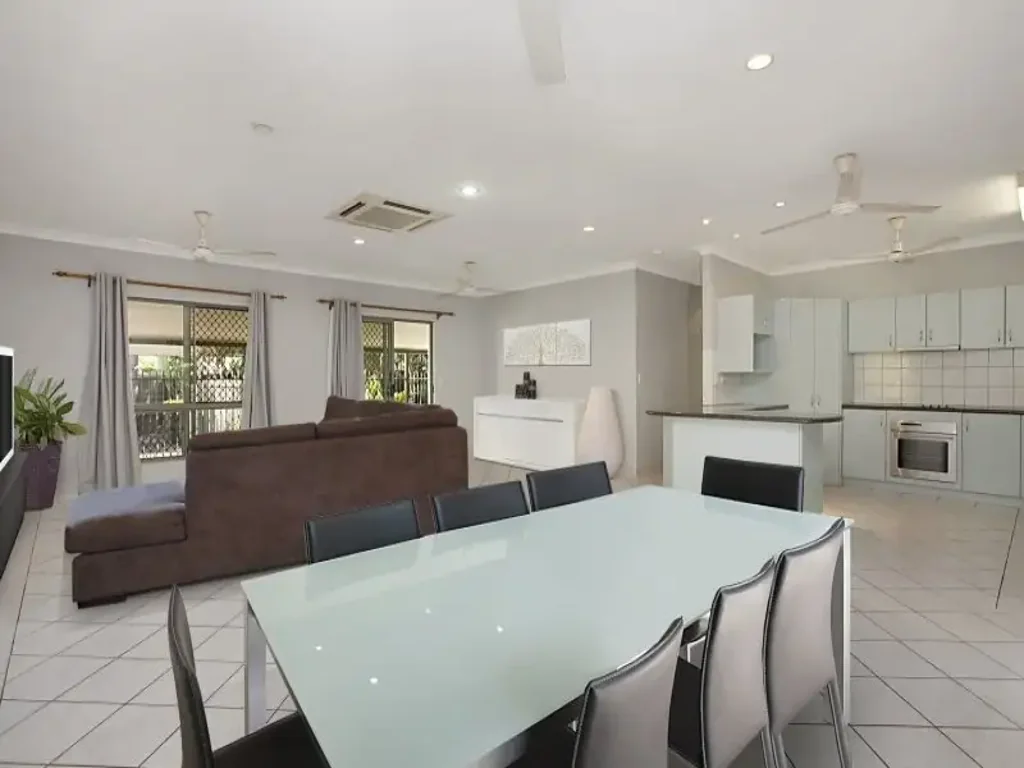 For Rent – Spacious 4-Bedroom Home with Pool in Rosebery