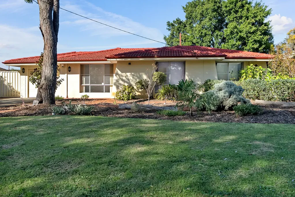 28 Windsor Drive, Gosnells, WA 6110