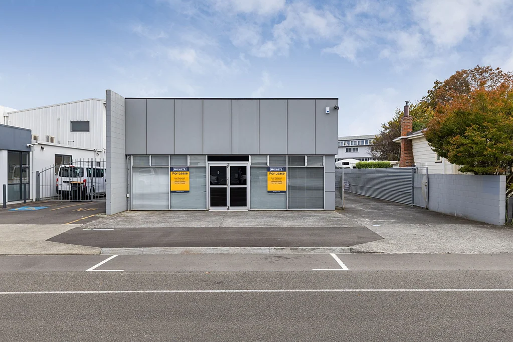 Palmerston North Central Showroom/warehouse for lease!
