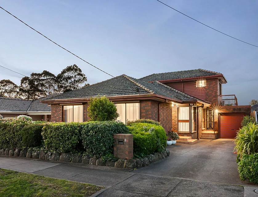 11 CLOVERDALE Close, Burwood East, East Melbourne, 4 phòng ngủ, 2 phòng tắm, House
