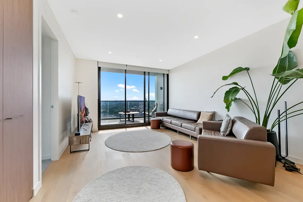 Parramatta 2房 河畔瑰宝 The Lennox 中心地段  北向露台  欧洲电器  豪华装修  宽敞办公  顶级设施  步行至交通购物河畔步道 Luxury Living in the Heart of Parramatta