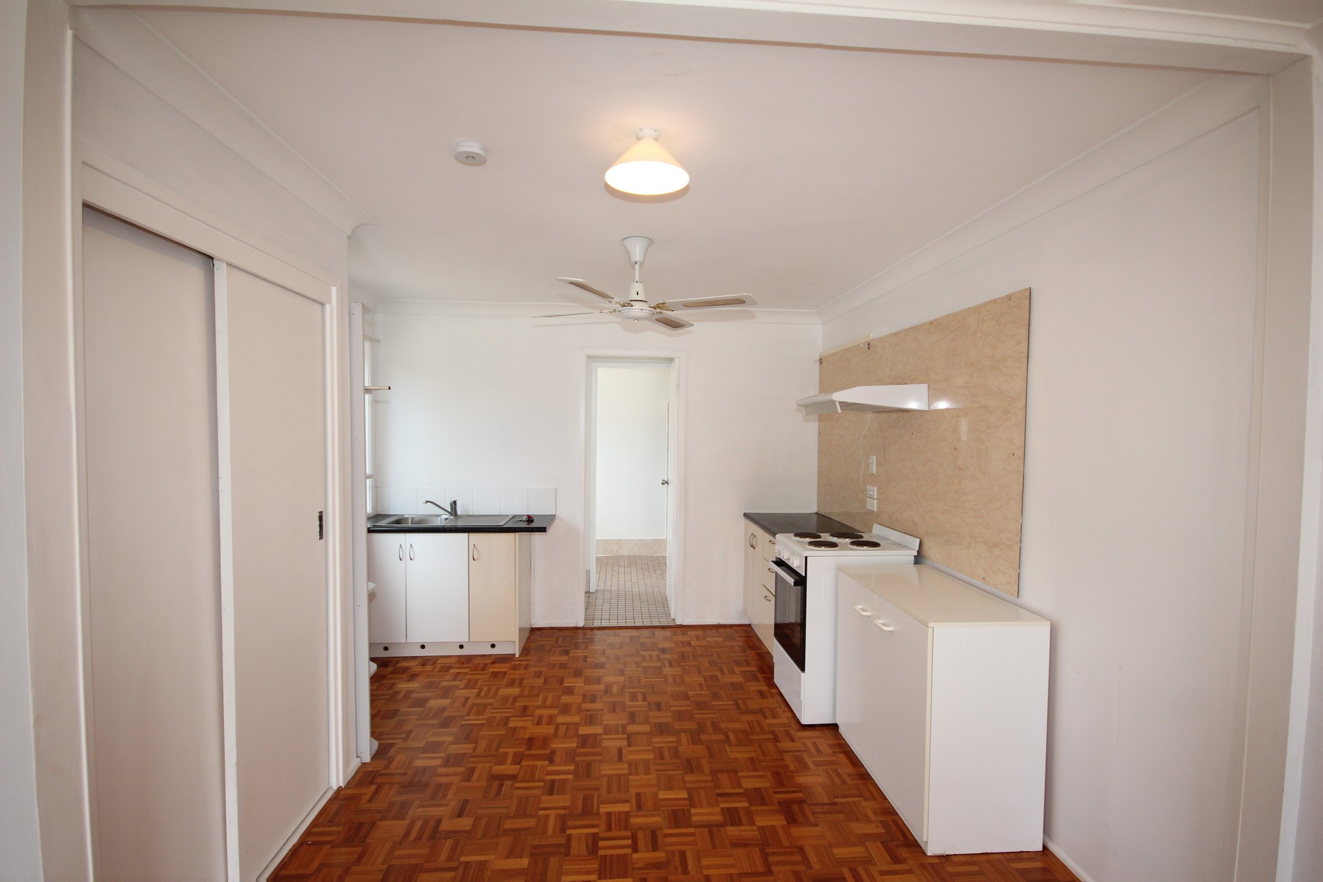 53 CHITTAWAY RD, CHITTAWAY BAY NSW 2261, 0房, 0浴, Studio