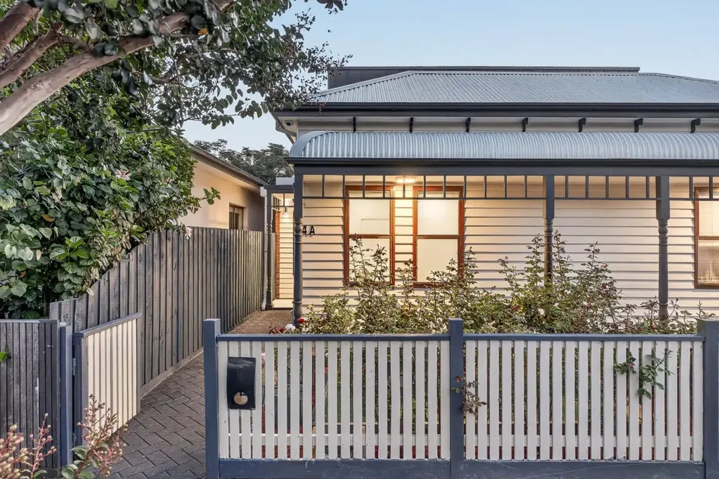 New 3BR House off Swan street , near train /tram in Great Location!