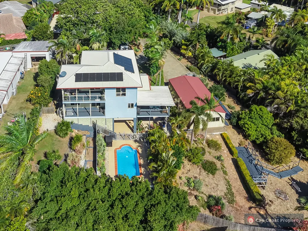 Taranganba 5Zimmer Coastal Family Living with Space, Style and a Pool