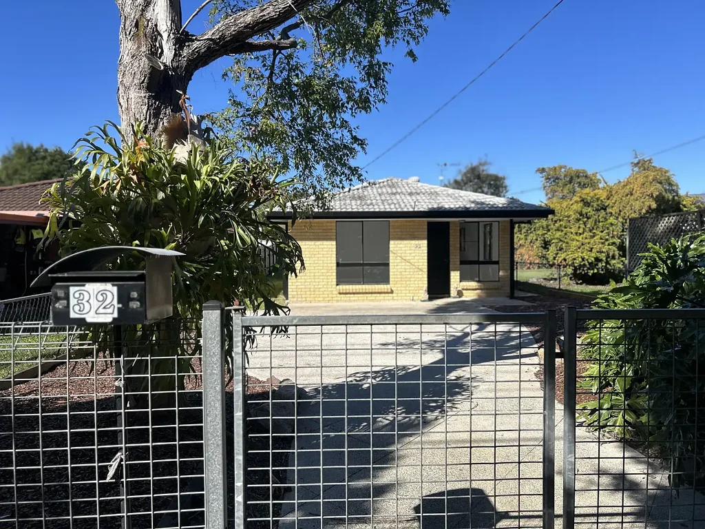 Coastal Comfort in a Prime Redcliffe Location