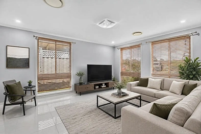 10 Tarbert Place, St Andrews, NSW 2566, 3房, 1浴, House
