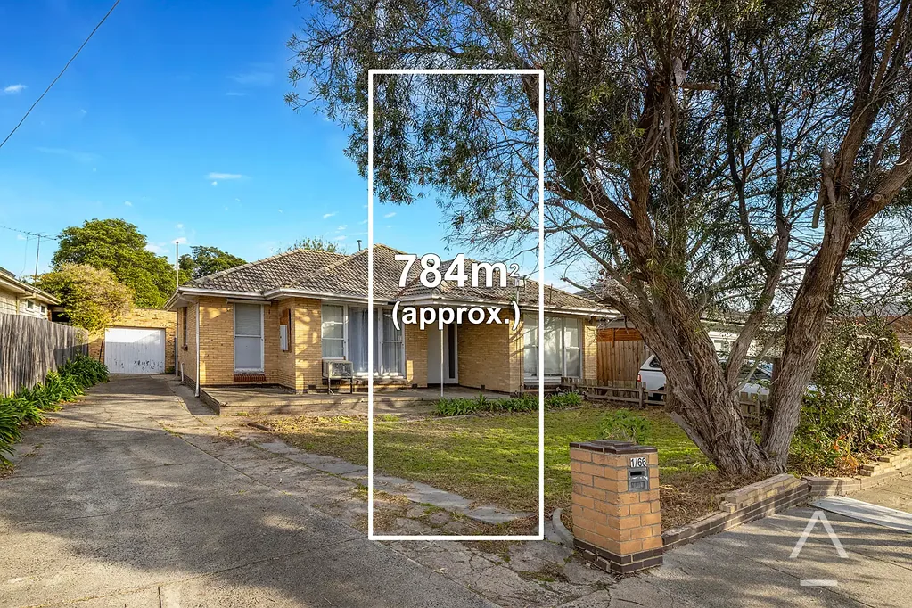 Bentleigh East 4房 宽敞784平地块 三居室住宅 老年套房独立入口 步行学校公园 邻近商圈车库 Huge Block, Within ALL the prime school zones!