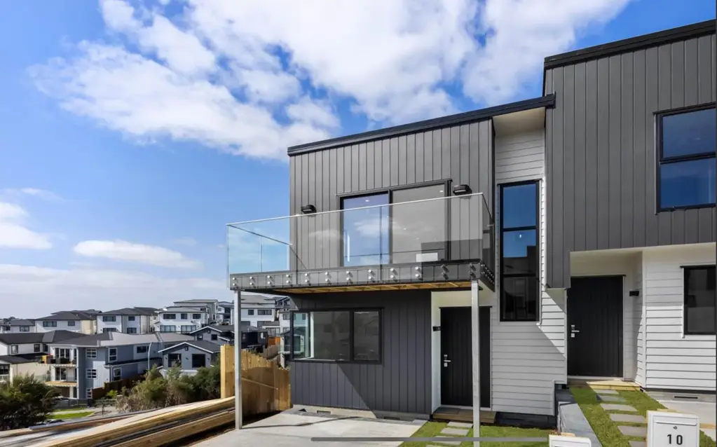 Massey 3chambre Vendor Motivated ~ Last Corner house