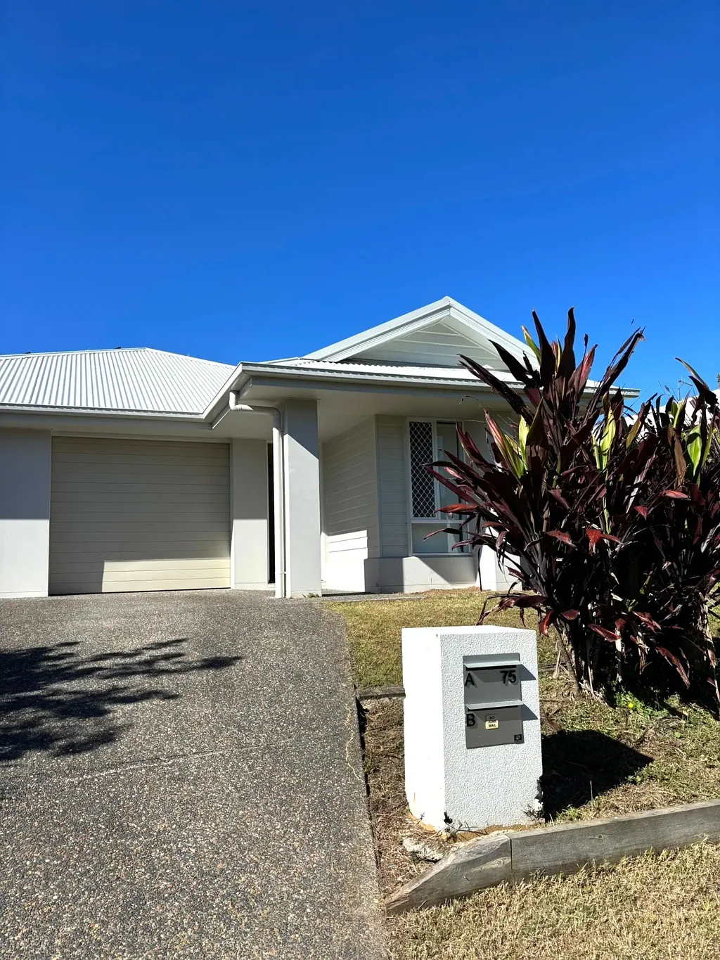 Modern Three Bedroom Duplex in Pimpama