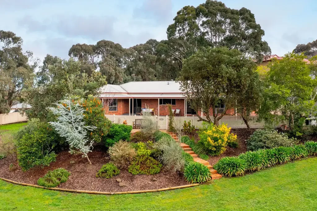 Buninyong 4બેડરૂમ Renovated Family Home on Spacious Allotment