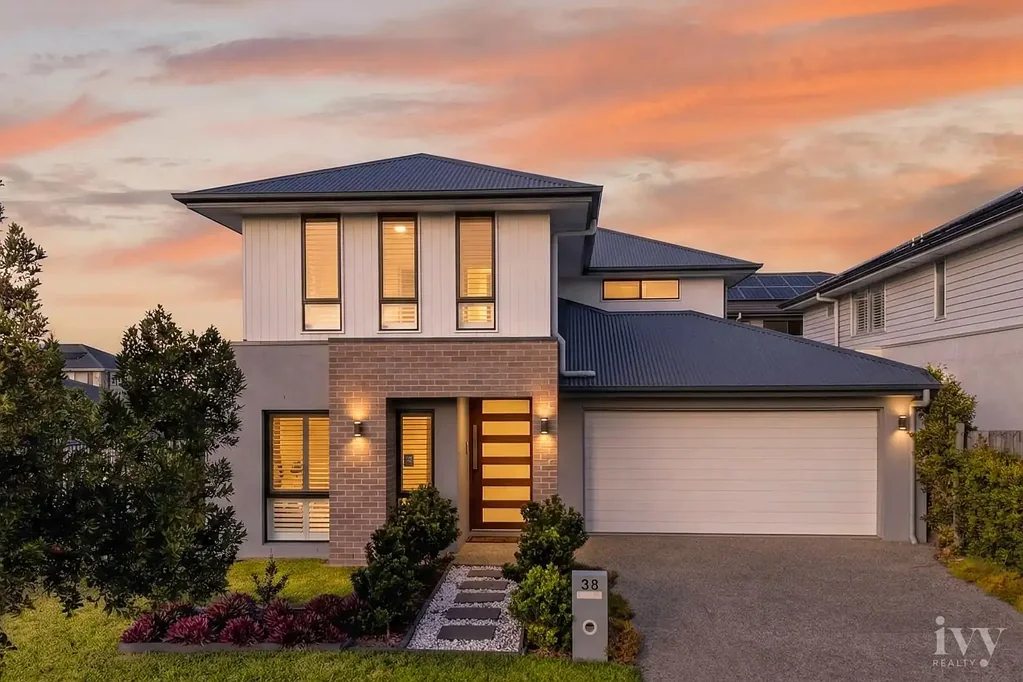 Helensvale 5Moenga Family Comfort Meets Everyday Convenience