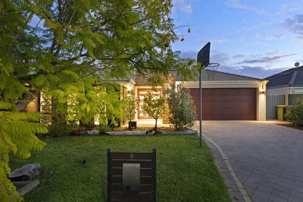 Piara Waters 4房  SPACIOUSLY BUILT HIGH-END HOME IN PIARA WATERS